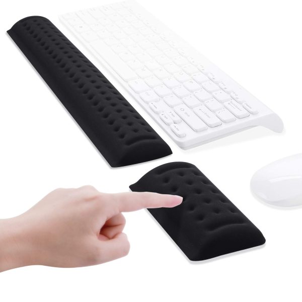 Razer Ergonomic Cooling Gel-Infused Wrist Rest For Full-sized Keyboards